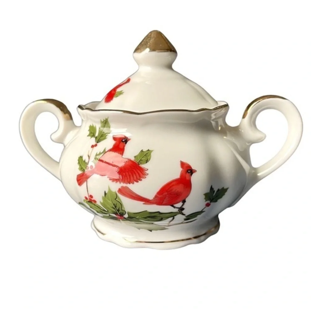 Lefton Cardinal Holly Berries Porcelain Sugar Bowl w/lid Gold Trim Accents 1984